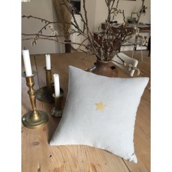CUSHION WITH GOLD STAR 45x45